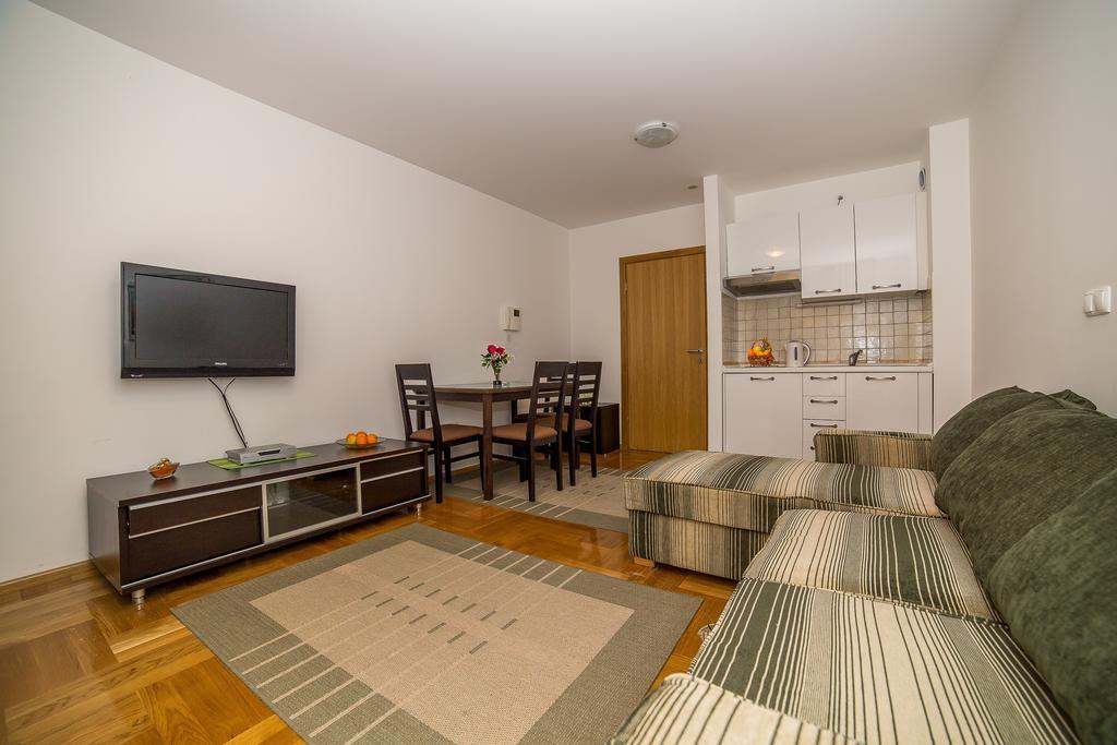 Apartments Kristina Makarska Esterno foto
