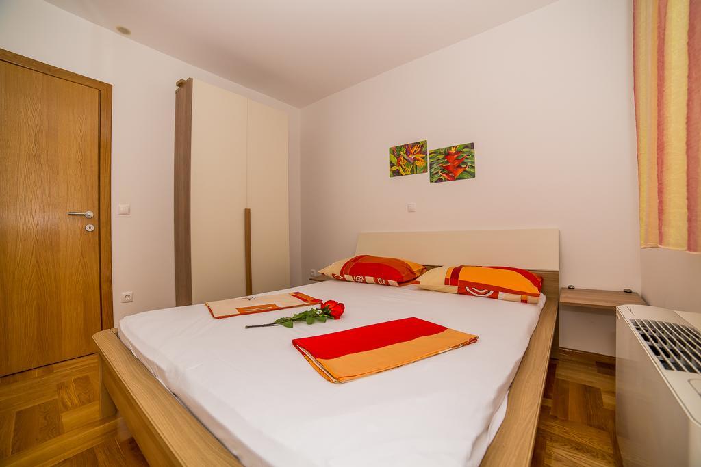 Apartments Kristina Makarska Esterno foto