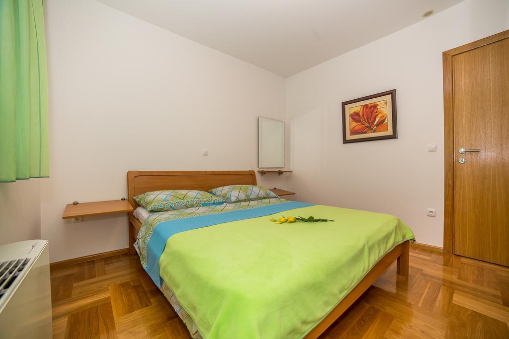 Apartments Kristina Makarska Esterno foto