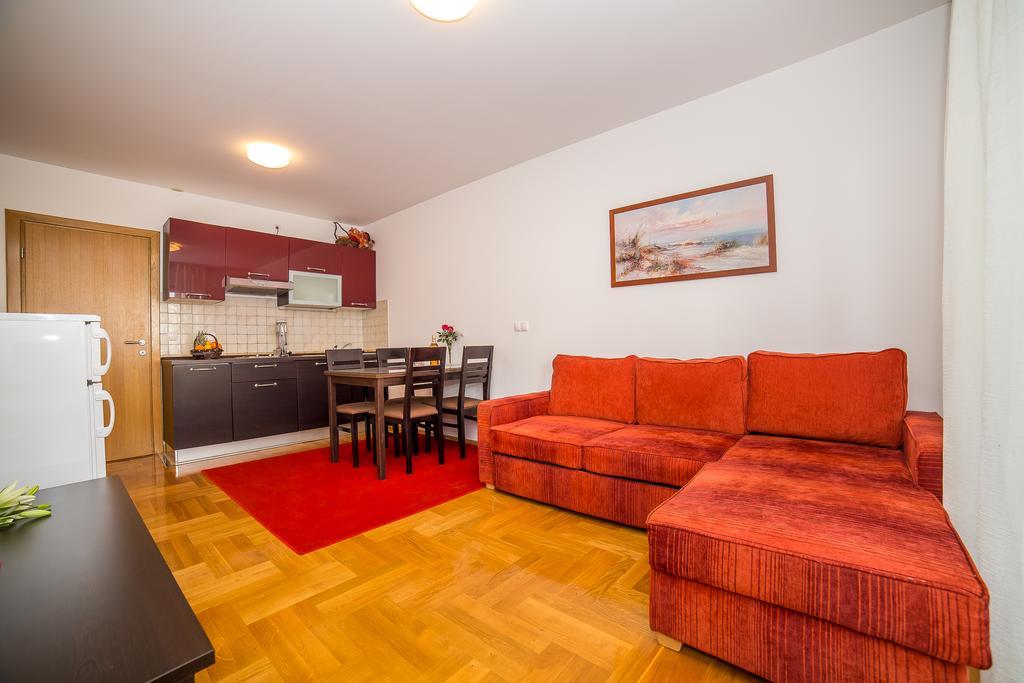 Apartments Kristina Makarska Esterno foto
